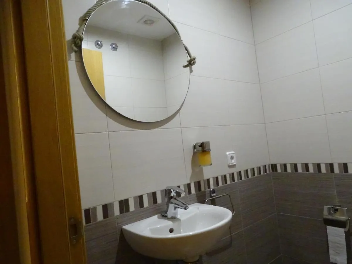 Apartamento Piscina Viena Roses Apartment