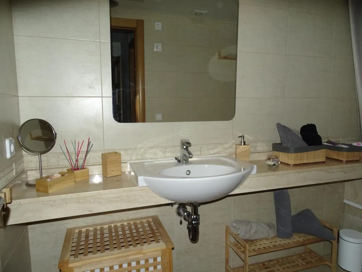 Apartamento Piscina Viena Roses Apartment