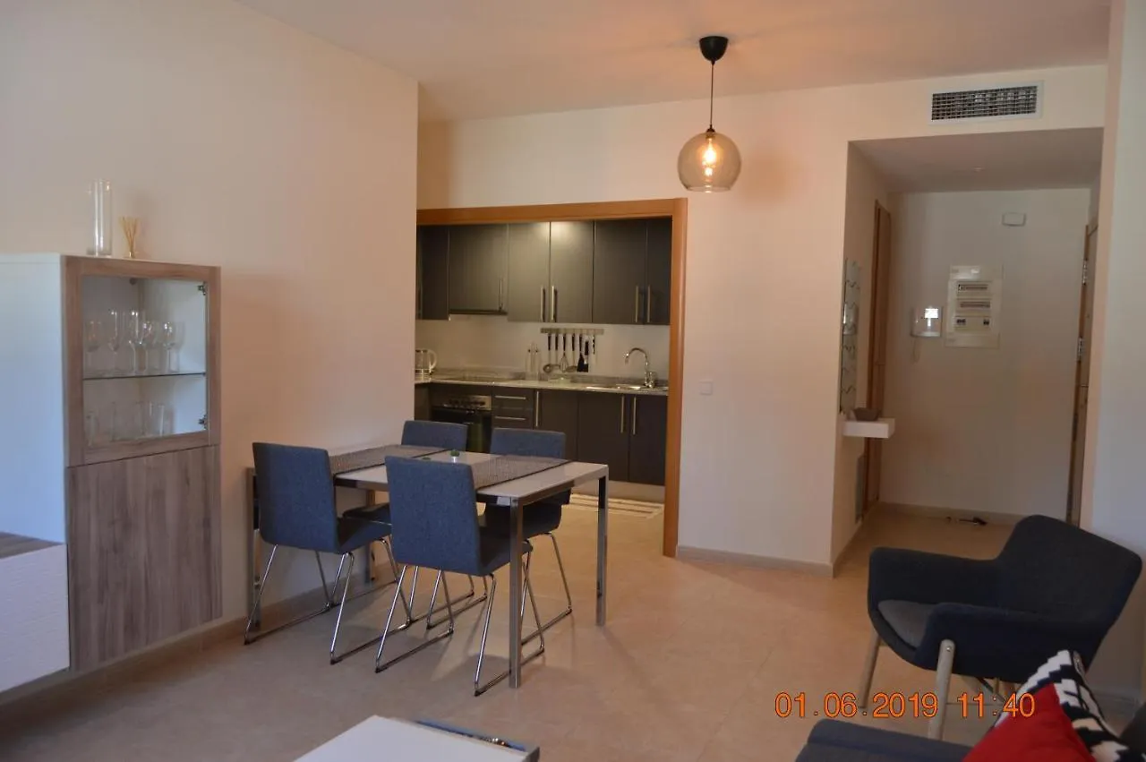 Apartamento Piscina Viena Roses Apartment